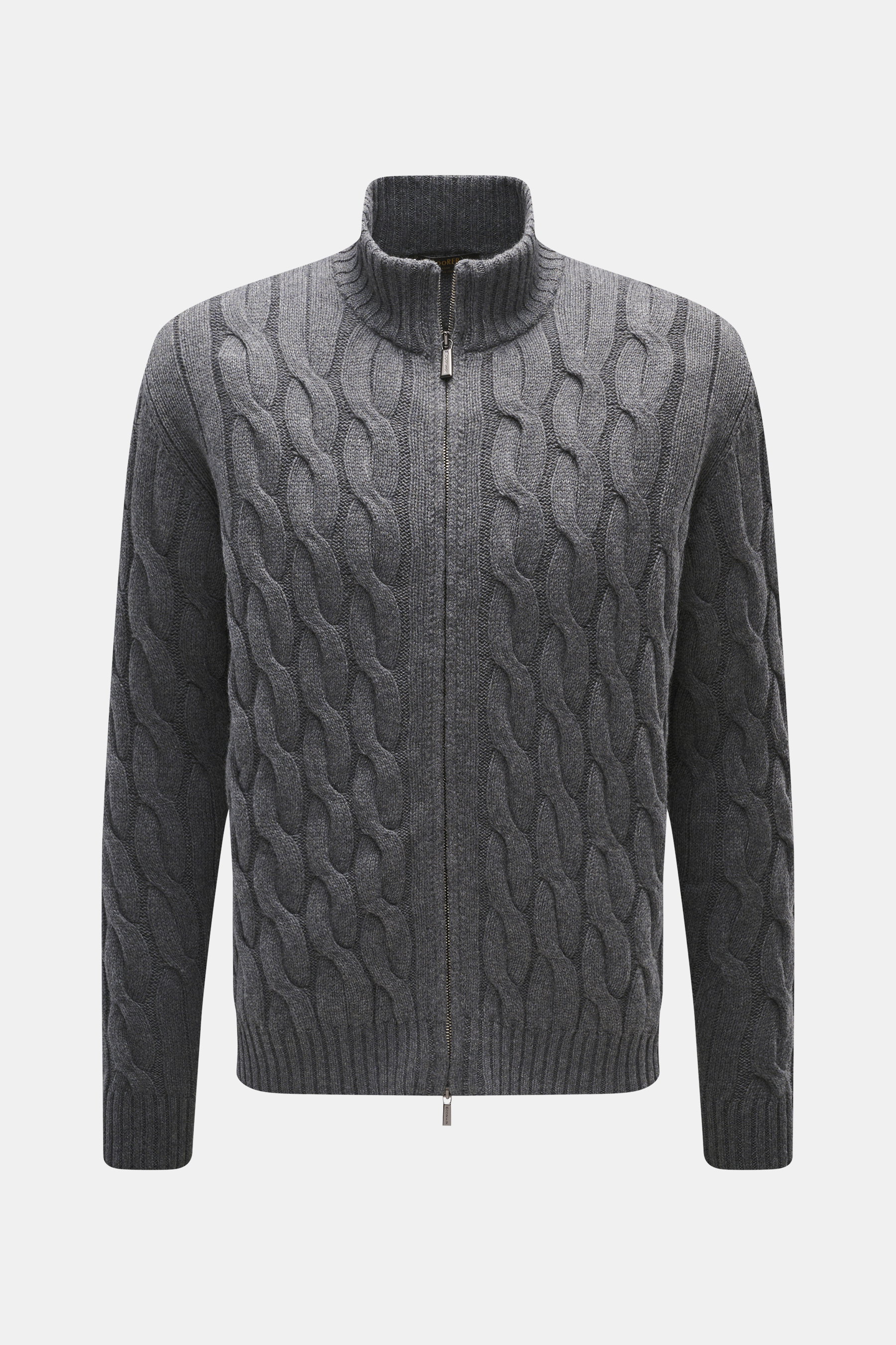 Frontale Nahaufnahme der Moorer Cashmere-Seide Strickjacke 'Dean' dunkelgrau meliert mit Slim Fit, mittelfeinem Strickbild, klassischem Zopfstrick, zwei-Wege-Reißverschluss, geripptem Stehkragen, flexiblen Rippbündchen, sehr weichem Griff, Mix aus Cashmer