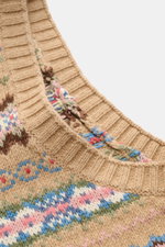 Close-up front view of Polo Ralph Lauren Sweater vest beige patterned showing a V-neck, elasticated ribbed bands, and detailed cotton-wool knit pattern. <p>With this patterned sweater vest made of cotton and wool, POLO RALPH LAUREN offers a warm layering 