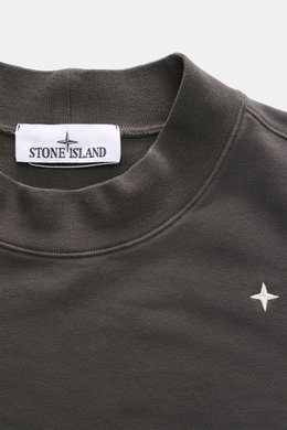 Stone Island Crew neck sweatshirt 'Stellina' anthracite shown from a top-front close-up, featuring stretchy cotton fabric and subtle Stellina stitching. 

<p>Understated aesthetic meets precision: The sweatshirt 'Stellina' in stretchy cotton by STONE ISLA