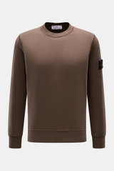 Front view of Stone Island Rundhals-Sweatshirt 'Basic Sweat' graubraun in soft, graubraun cotton with compass badge on left sleeve.

<p>Zeitloses Basic Piece: Das sportive Sweatshirt von STONE ISLAND wird zur idealen Grundlage legerer Freizeitlooks und av