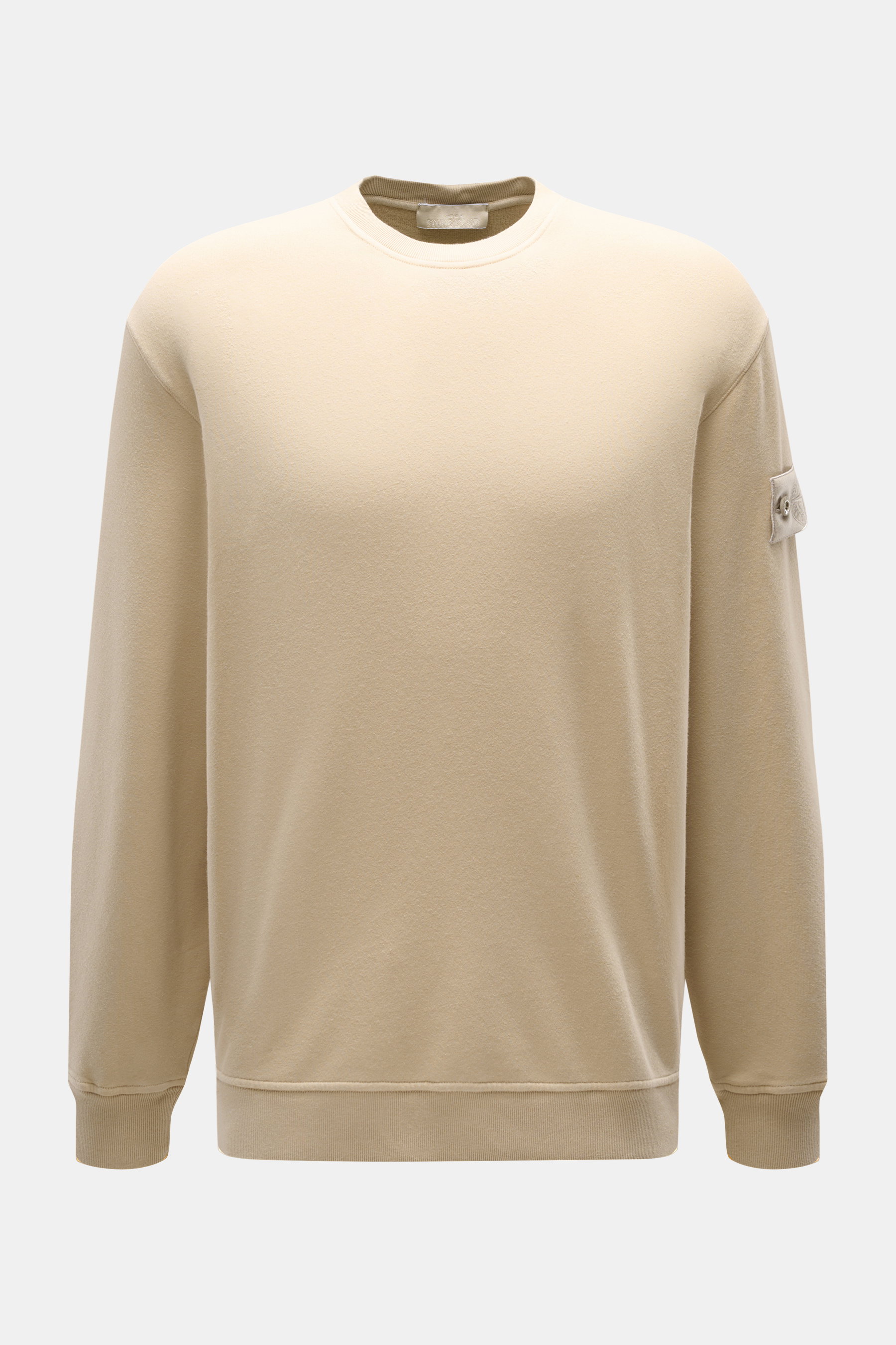 Stone Island Sweatshirt 'Ghost Piece' beige, frontale Nahaufnahme, Baumwoll-Sweatshirt mit Rundhalsausschnitt, tonalem Kompass-Badge, Regular Fit, weicher Griff, Rippbündchen.
