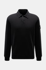 Stone Island Longsleeve Sweat-Poloshirt 'Ghost Piece' schwarz, frontal fotografiert, weicher Baumwollsweat, Regular Fit, Polokragen, Patch am Oberarm.