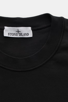 Close-up front view of Stone Island Crew Neck Sweatshirt 'Basic Sweat' black showing crew neckline and brand label.

<p>Timeless Basic Piece: The sporty STONE ISLAND sweatshirt is the ideal foundation for casual leisure looks and evolves into a versatile 