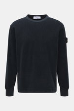 Stone Island Cord-Sweatshirt navy aus Baumwollcord, garment dyed, Regular Fit, Rundhalsausschnitt, Kompass-Badge am Ärmel, Frontansicht.