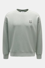 Maison Kitsuné Sweatshirt mintgrün, frontale Nahaufnahme, Oversized Fit, Rundhalsausschnitt, weicher Baumwoll-Sweat mit typischem Fuchs-Patch auf der Brust.