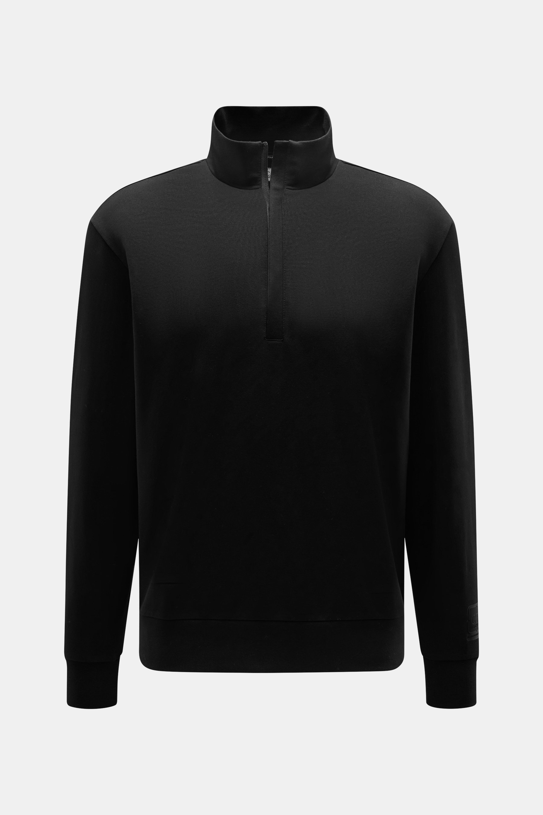 C.P. Company Sweat-Troyer schwarz, frontal fotografiert, sportiver Allrounder aus weichem Baumwoll-Stretch-Fleece, Regular Fit, Troyer-Kragen mit Zipper, flexible Rippbündchen.