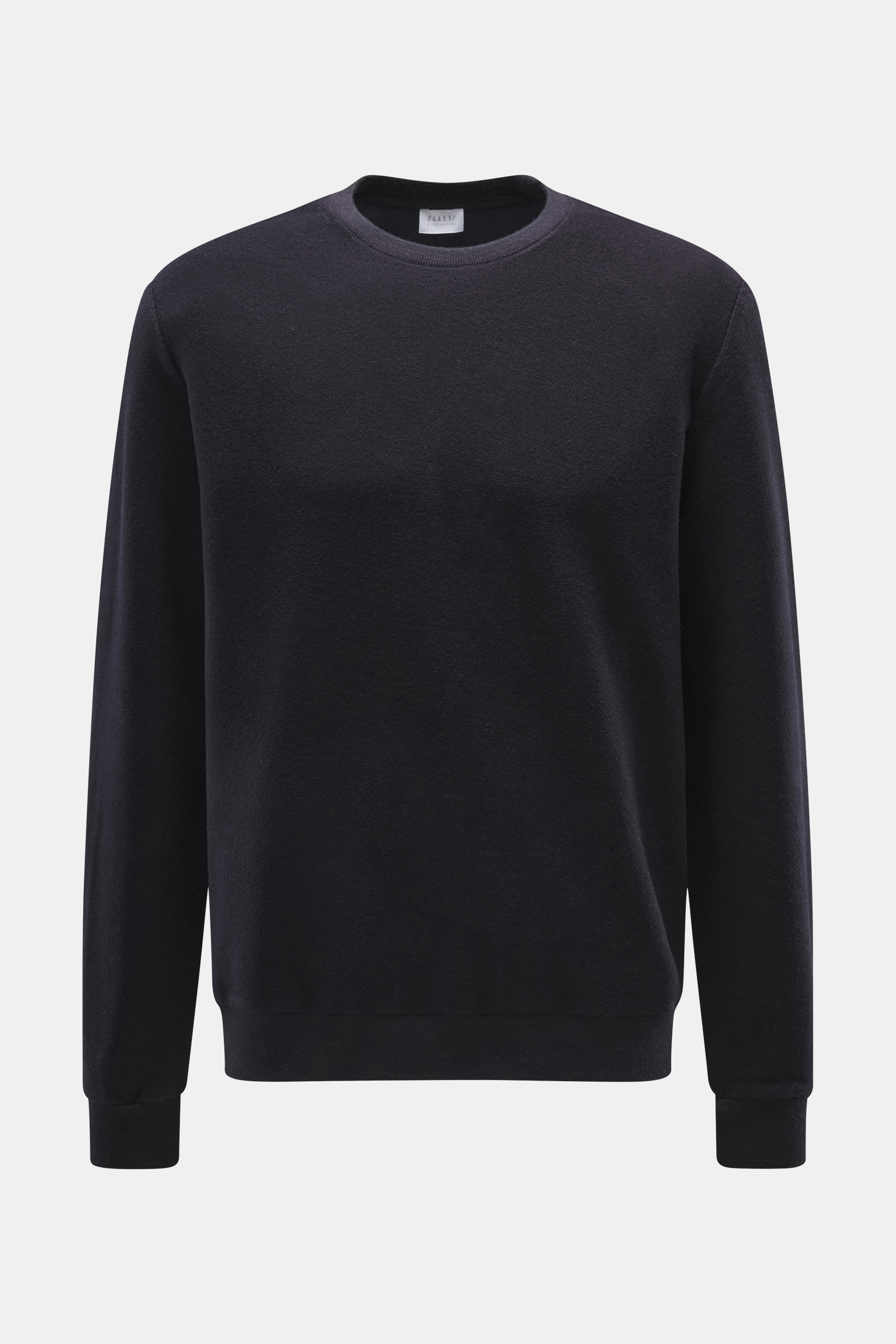 04651/ A trip in a bag Rundhals-Sweatshirt dark navy, frontal fotografiert, Slim Fit, inside-Out Design, Wolle-Baumwolle-Jersey, elastische Bündchen.