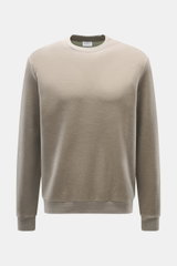 04651/ A trip in a bag Rundhals-Sweatshirt taupe, Slim Fit, inside-Out Design, aus Wolle-Baumwoll-Jersey, weich, Rundhalsausschnitt, elastische Bündchen, Frontansicht.