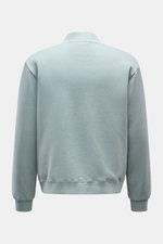 Rear view of the 04651/ A trip in a bag Sweatjacke 'CL Bomber' rauchblau, made from a soft mix of organic cotton and linen with garment-dyed finish, oversized fit, ribbed cuffs, and typical blouson collar.

Description: <p>Entspannt unterwegs: Die Sweatja