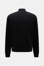 Rückansicht der schwarzen 04651/ A trip in a bag Sweatjacke 'IF Track' aus super softem, elastischem Baumwoll-Jersey mit hoch schließendem Kragen.