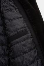 Moose Knuckles Sweatjacke 'Classic Bunny' schwarz, Nahaufnahme von Innenfutter mit gestepptem Stoff und weichem Faux-Fur-Kapuzenfutter, leichte Wattierung, Slim Fit, Jersey aus Baumwolle und Microfaser.