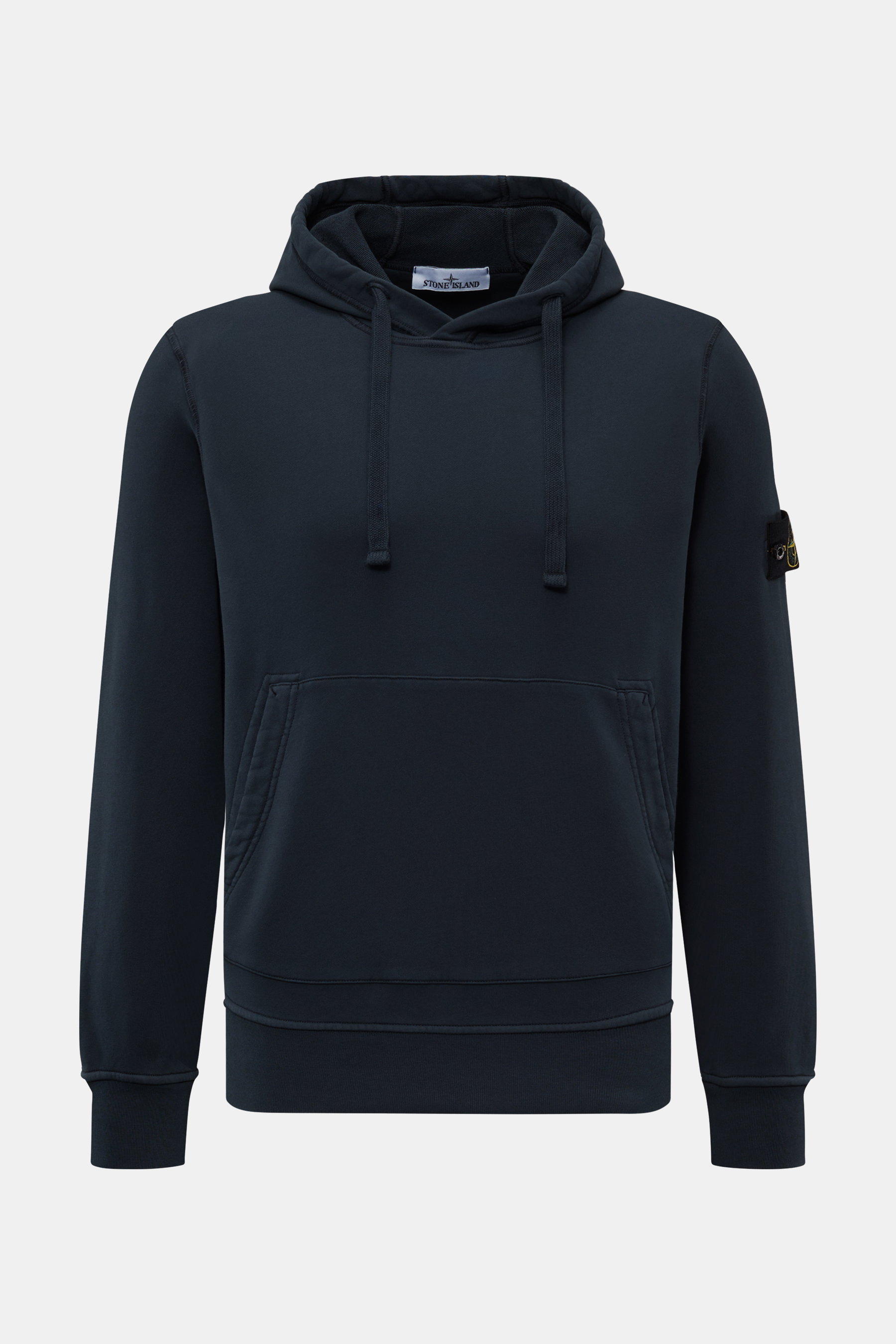Stone Island Kapuzenpullover navy, frontal fotografiert, Sweat aus reiner Baumwolle, weicher Griff, garment dyed, Regular Fit, markante Overlock-Nähte, Kapuze mit Tunnelzug, Kompass-Badge am Ärmel, Kängurutasche, Rippbündchen.