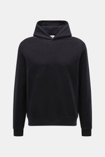 Frontale Nahaufnahme des 04651/ A trip in a bag Kapuzenpullover 'CW Hoodie' navy mit praktischer Kapuze, Regular Fit, weichem Griff, Mix aus Wolle und Baumwolle, kleinem Weblabel in der Seitennaht und komfortablen Rippbündchen.