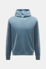 04651/ A trip in a bag Kapuzenpullover 'CW Hoodie' rauchblau, Frontansicht, Mix aus Wolle und Baumwolle, weicher Griff, Regular Fit, Kapuze, Weblabel, Rippbündchen