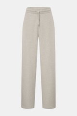 Ami Paris Sweathose 'Quota' grau meliert shown from the front, featuring elastic cotton sweat fabric, soft touch, regular fit, straight cut, elastic waistband with drawstring, side seam pockets, and a back patch pocket with logo stitching. Komfort trifft 