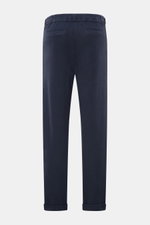 04651/ A trip in a bag Baumwollhose navy, knöchellang, tapered fit, doppelte Bundfalte, Side-Adjuster, französische Taschen, Rückansicht.