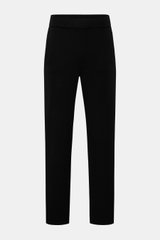 von Braun Cashmere Jogpants schwarz, frontal aus leichter Vogelperspektive, gerader Schnitt, elastischer Bund, schräge Hüfttaschen, weich, wärmend, aus mongolischem Cashmere.