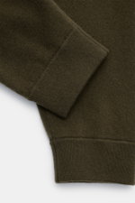 Close-up of the cuff and hem of von Braun Cashmere jogger pants dark olive, showing soft, fine cashmere knit texture from a top-down perspective.

Additional description:
<p>VON BRAUN focuses on sporty comfort with these soft, warm cashmere jogger pant