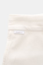 04651/ A trip in a bag Jogpants 'If' offwhite Detailaufnahme des weichen Baumwoll-Jersey Bunds mit Etikett und komfortablem Stretch-Anteil.