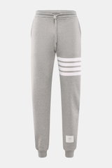 Thom Browne Sweathose grau meliert, Slim Fit, kurz, elastischer Bund, Tunnelzug, französische Taschen, Rippbündchen, Streifen-Detail, Frontansicht