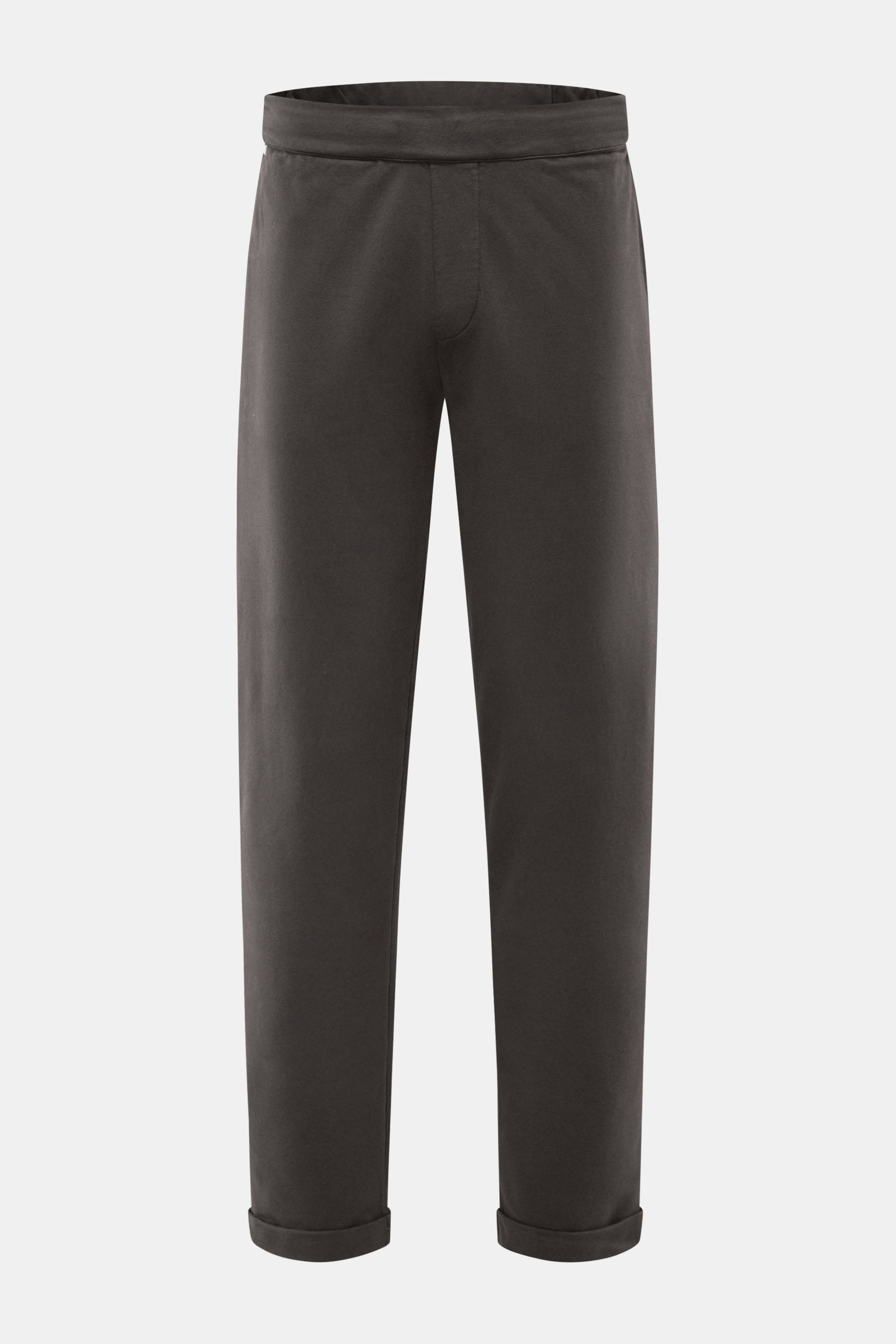 Frontansicht der 04651/ A trip in a bag Sweathose 'If' dunkelbraun aus softem Baumwoll-Jersey mit tapered Fit, Tunnelzugbund und fixiertem Saumaufschlag.