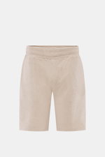 Frontansicht der beige 04651/ A trip in a bag Frottee-Shorts 'Terry' aus weichem Baumwoll-Frottee mit elastischem Bund, Tunnelzug und Taschen.