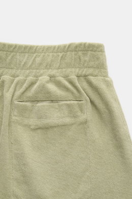 04651/ A trip in a bag Frottee-Shorts "Terry" salbei, Rückansicht elastischer Bund, Leistentasche, weicher Baumwoll-Frottee, garment dyed, Regular Fit.
