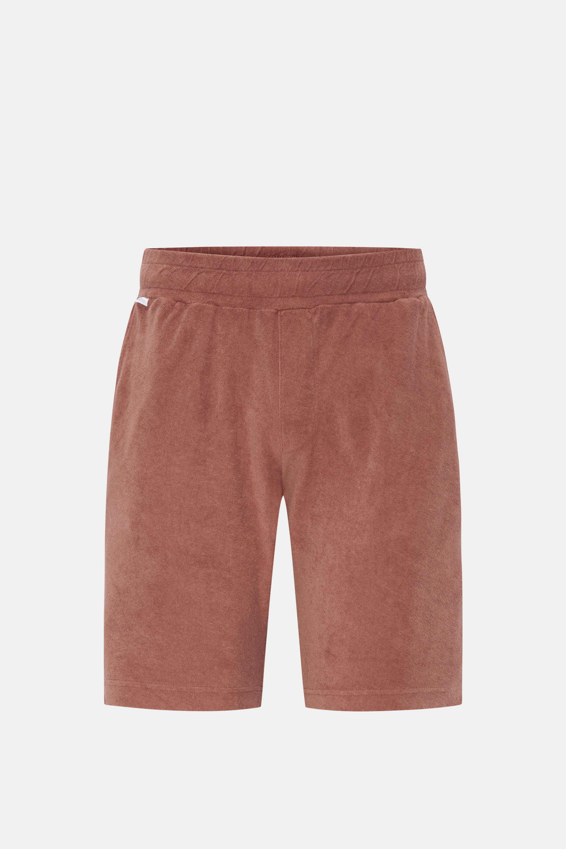04651/ A trip in a bag Frottee-Shorts 'Terry' rostbraun, frontale Produktansicht, weiche Baumwoll-Frottee-Shorts mit elastischem Bund, Tunnelzug, französischen Taschen und Leistentasche am Gesäß.