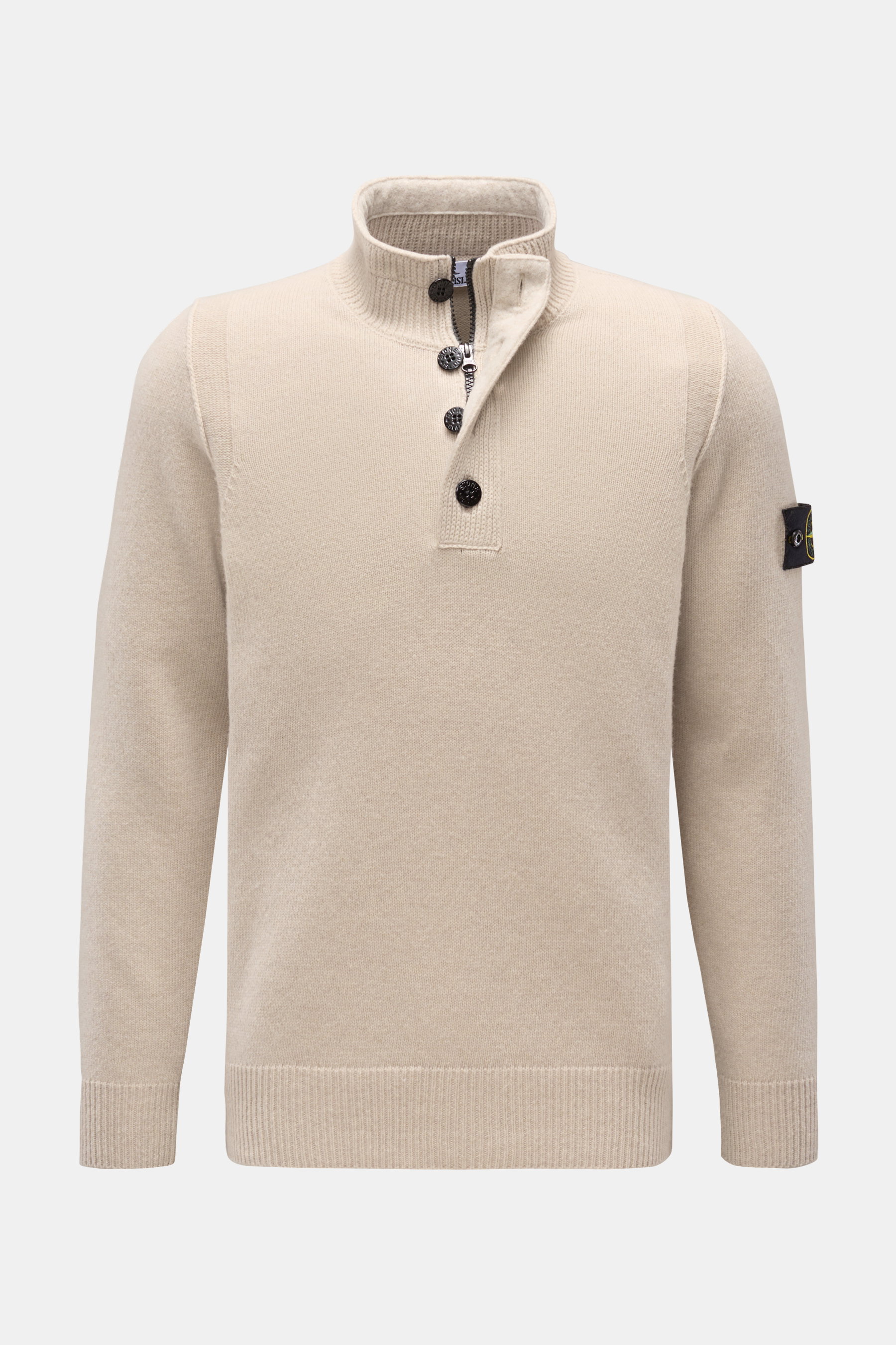 Stone Island Troyer 'Lambswool' sand, frontale Nahaufnahme, Slim Fit Wollmix mit Troyer-Kragen, Zipper, Knöpfen, Kompass-Badge und elastischen Bündchen.
