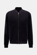 Frontale Nahaufnahme des 04651/ A trip in a bag Blouson navy mit samtiger Fleece-Textur, Woll-Baumwollmix, Slim Fit, Reißverschluss und Rippkragen.
