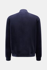 Back view of the 04651/ A trip in a bag Blouson dunkelblau, a slim fit dark blue fleece jacket with soft wool-cotton blend, ribbed cuffs, and collar. Lässig durch die Übergangszeit: Der Blouson von 04651/ A TRIP IN A BAG überzeugt mit seiner samtigen Flee