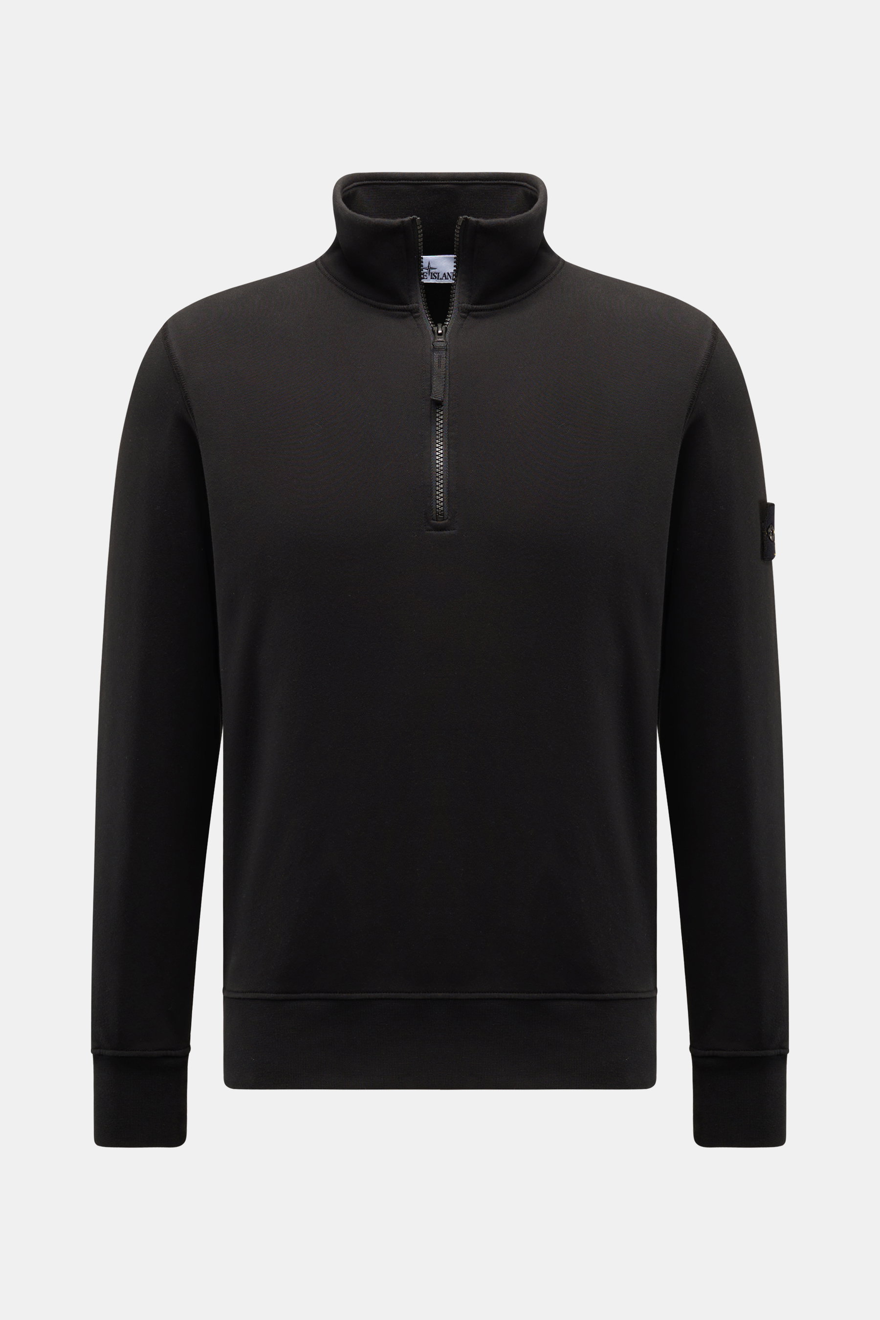 Stone Island Sweat-Troyer "Basic Sweat" schwarz, frontale Nahaufnahme, reine Baumwolle, weicher Griff, Regular Fit, Troyer-Kragen mit Reißverschluss, Kompass-Badge am Oberarm, flexible Rippbündchen, sportives Essential für urbane Looks.