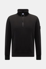 Stone Island Sweat-Troyer "Basic Sweat" schwarz, frontale Nahaufnahme, reine Baumwolle, weicher Griff, Regular Fit, Troyer-Kragen mit Reißverschluss, Kompass-Badge am Oberarm, flexible Rippbündchen, sportives Essential für urbane Looks.