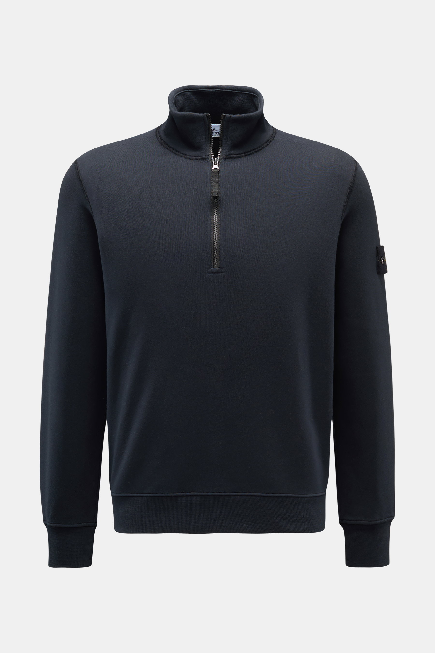Stone Island Sweat-Troyer 'Basic Sweat' navy, frontale Nahaufnahme, reine Baumwolle, Regular Fit, Troyer-Kragen mit Reißverschluss, Kompass-Badge am Oberarm, weicher Griff, flexible Rippbündchen.