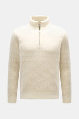 Frontansicht des 04651/ A trip in a bag Troyer 'Shadow Norwegian' creme gemustert mit Troyer-Kragen, Reißverschluss, Slim Fit, voluminöser Qualität, weichem Griff, mittelfeinem Strickbild, tonalem Norweger-Strickmuster und komfortablen Rippbündchen aus ei