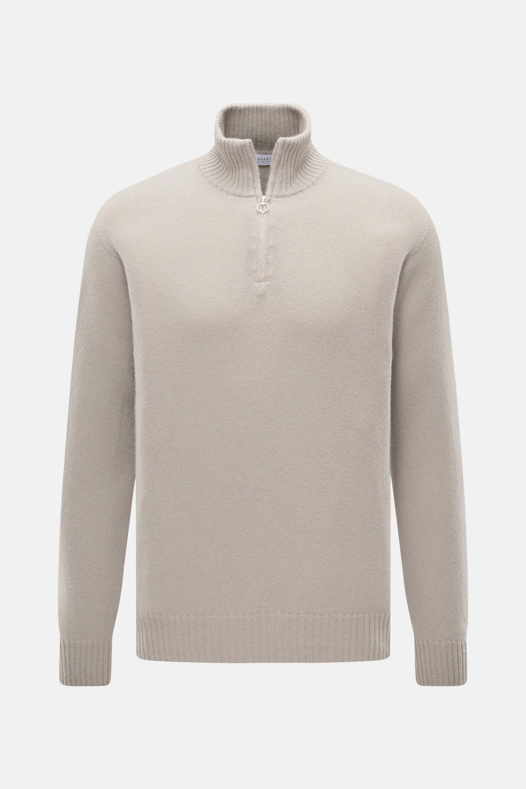 Front view of 04651/ A trip in a bag Cashmere quarter-zip jumper 'Extreme' taupe, pure cashmere, very soft feel, fine knit pattern, slim fit, sweater collar with zipper, flexible ribbed cuffs.