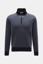 Front view of Agnona Cashmere Troyer navy in a fine Zopfstrick-Muster cable knit pattern, featuring a half zipper Troyer collar, ribbed cuffs and hem, soft 100% cashmere fabric, regular fit, and small metal logo. Lässig und komfortabel durch den Winter: D