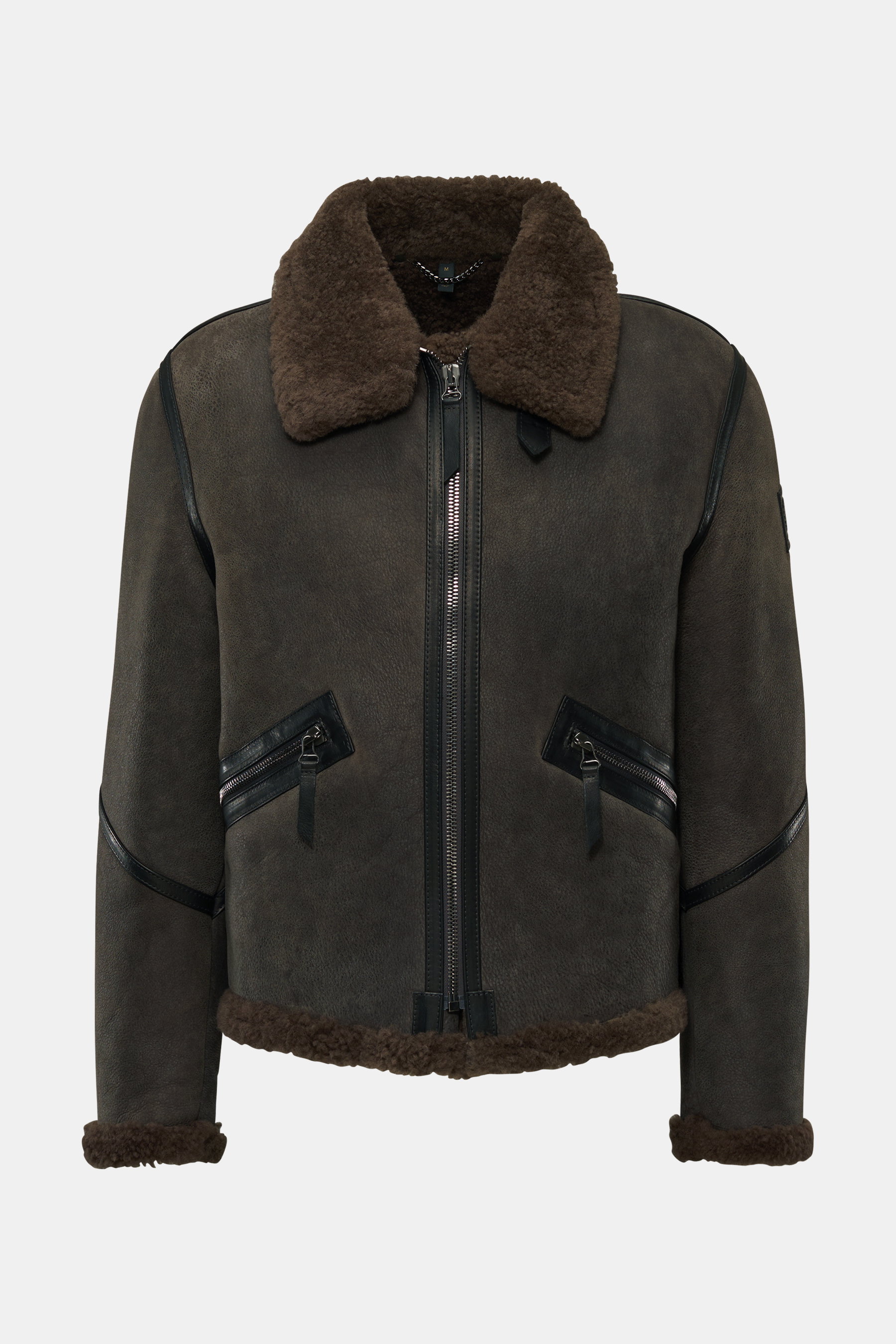 Belstaff Lammfelljacke 'Brook' graubraun, frontal fotografiert, mit edlem Lammfell, Rindsleder-Besatz, Slim Fit, Reißverschluss, variablen Kragen und Zipper-Taschen.