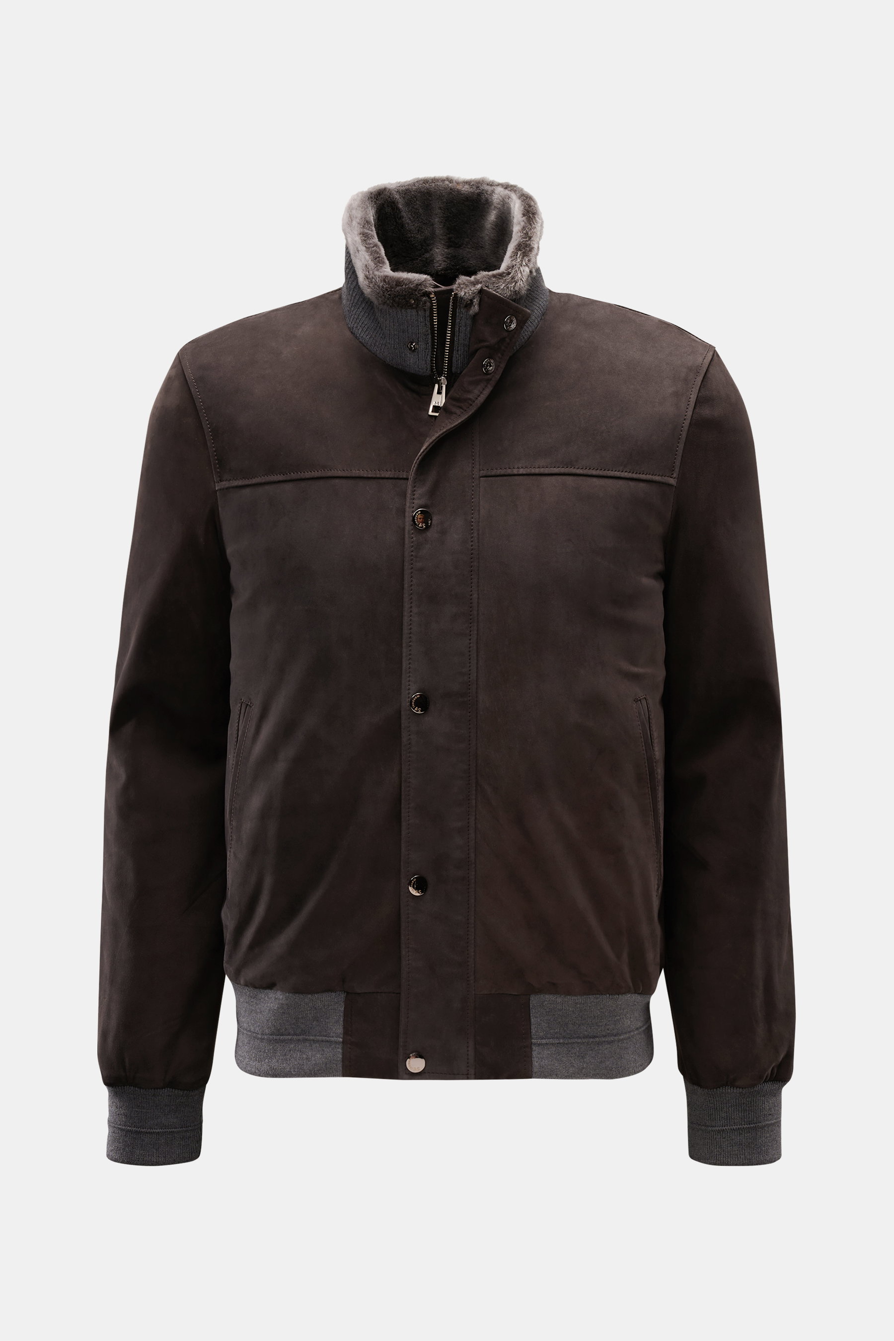 Manzoni 24 Veloursleder-Blouson graubraun, Slim Fit, aus edlem Rinds-Veloursleder, mit Lammfell-Kragen, gesteppter Baumwolle, Frontansicht.