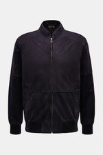 Windsor Lederblouson 'Borello' dark navy aus softem, chromfrei gegerbtem Veloursleder, Slim Fit, Stehkragen, Reißverschluss, schräge Taschen, elastische Bündchen, Innentaschen, Frontansicht.