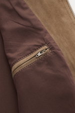 Arma Veloursleder-Blouson 'Didier' taupe, Detailansicht Innenfutter mit Innentasche und Reißverschluss, feines Veloursleder, Slim Fit, Rippbündchen.