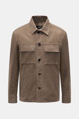 Arma Velourslederjacke 'Mex' khaki frontal, Slim Fit, softes Veloursleder, Umlegekragen, fünf Knöpfe, vier Front- und zwei Innentaschen.