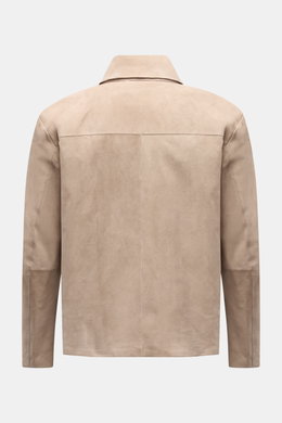 Arma Velourslederjacke 'Hardin' beige, Rückansicht, Slim Fit, aus geschmeidigem Ziegenveloursleder mit Umlegekragen, Metall-Reißverschluss, Leistentaschen.