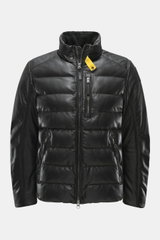 Parajumpers Lederjacke 'Ernie' schwarz, frontale Nahaufnahme, gesteppte Wattierung, Stehkragen mit gelbem Riemen, Zipper, Slim Fit, weiches Leder.