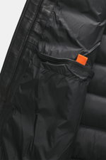 Parajumpers Lederjacke 'Ernie' schwarz, Nahaufnahme innen mit geschmeidigem Futterstoff, wattierter Wattierung und Innentasche, Detailansicht.