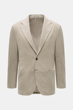 Rifugio Veloursleder-Sakko sand, frontale Nahaufnahme, Slim Fit Blazer aus edlem Veloursleder mit Schurwollfutter, zwei Knöpfe, Brust- und Hüfttaschen.