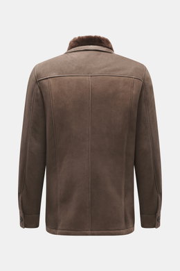 Rückansicht der Rifugio Lammleder-Jacke graubraun aus geschmeidigem Veloursleder mit weichem Griff und Lammfellkragen, Slim Fit.