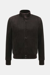 Eddy Monetti Veloursleder-Blouson dunkelbraun in Frontansicht, Slim Fit, Stehkragen aus Rippstrick, Acht-Knopf-Leiste, paspelierte Taschen, Cashmere-Futter.