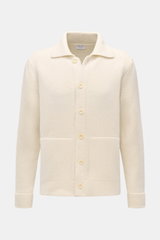 Frontale Nahaufnahme des offwhite 04651/ A trip in a bag Cardigan 'Boiled Blouson' mit sechs Knöpfen, Umlegekragen, schräge Hüfttaschen, Rippbündchen, Slim Fit, mittelfeinem Strick und schwerer Woll-Mix-Qualität.
