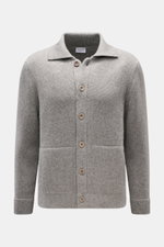 04651/ A trip in a bag Cardigan 'Boiled Blouson' grau meliert, Slim Fit, aus Woll-Mix mit Umlegekragen, Sechs-Knopf-Leiste, Rippbündchen, schräge Hüfttaschen, mittelfeinem Strick in Frontansicht.